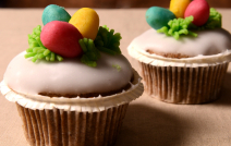 OSTERMuffins Vollkorn-Dinkel mit Bio-Karotten OSTERMuffins Vollkorn-Dinkel mit Bio-Karotten